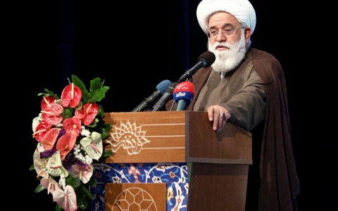 آیین تکریم و معارفه روسای حوزه هنری با حضور آیت الله رشاد برگزار شد